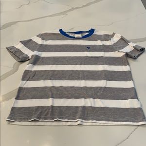 Abercrombie kids short sleeve pocket tee. Size L